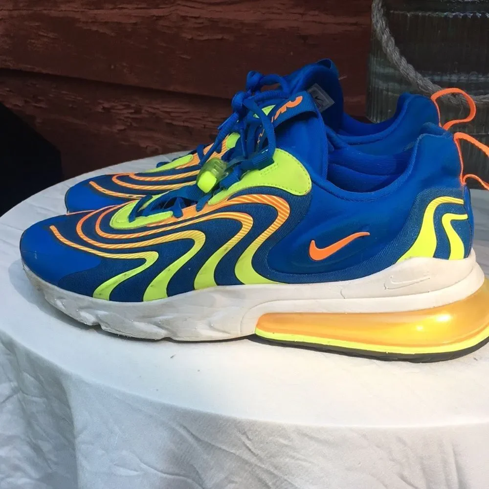 Nike AirMax 270 Shoes